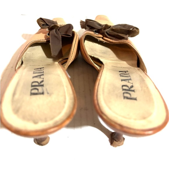 Prada vintage Beige Leather Mules with Bow Accent - Picture 2 of 8